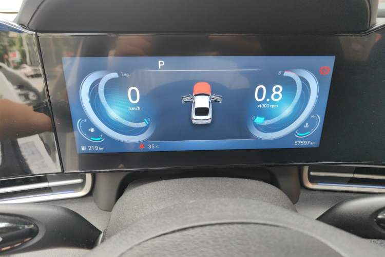 Used Hyundai Elantra 2022 1.5L CVT 20th Anniversary Edition Odometer Close Up