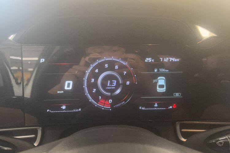 Used Hyundai Elantra 2022 1.5L CVT LUX Prestige Edition Odometer Close Up