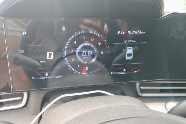 Used Hyundai Elantra 2022 1.5L CVT LUX Prestige Edition Odometer Close Up