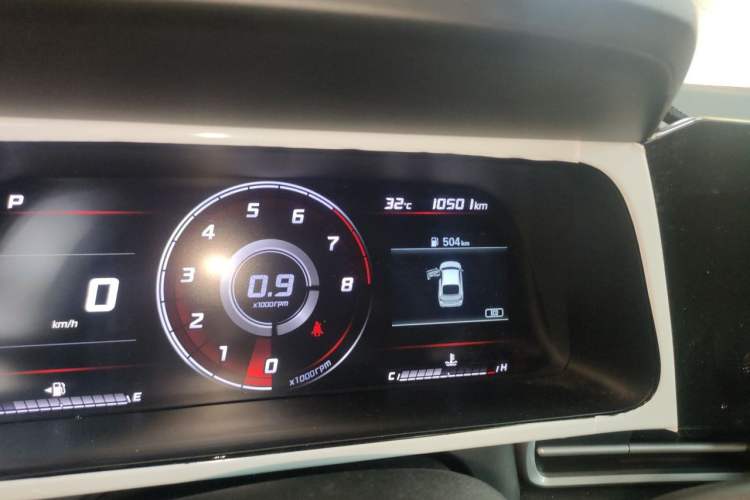 Used Hyundai Elantra 2022 1.5L CVT GLX Elite Edition Odometer Close Up
