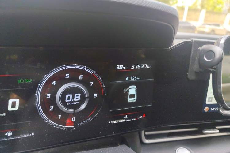 Used Hyundai Elantra 2022 1.5L CVT LUX Prestige Edition Odometer Close Up