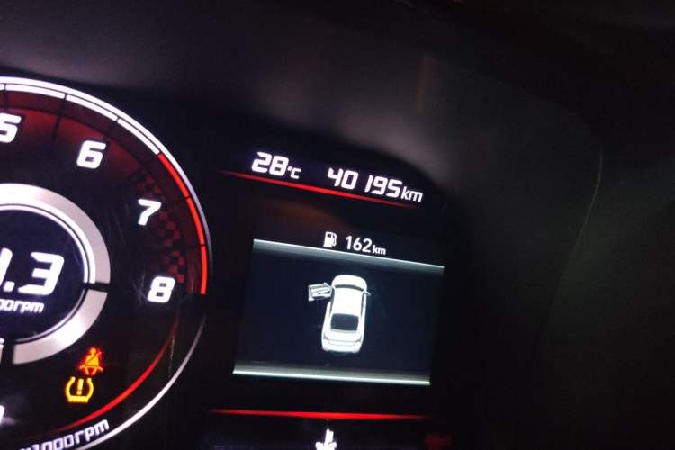 Used Hyundai Elantra 2022 1.5L CVT GLX Elite Edition Odometer Close Up