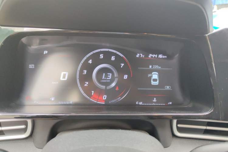 Used Hyundai Elantra 2022 1.5L CVT GLX Elite Edition Odometer Close Up