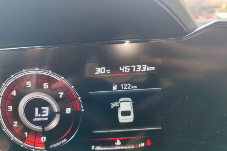 Used Hyundai Elantra 2022 1.5L CVT LUX Prestige Edition Odometer Close Up