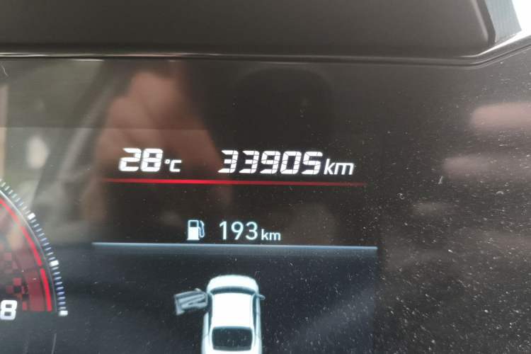Used Hyundai Elantra 2022 1.5L CVT LUX Prestige Edition Odometer Close Up