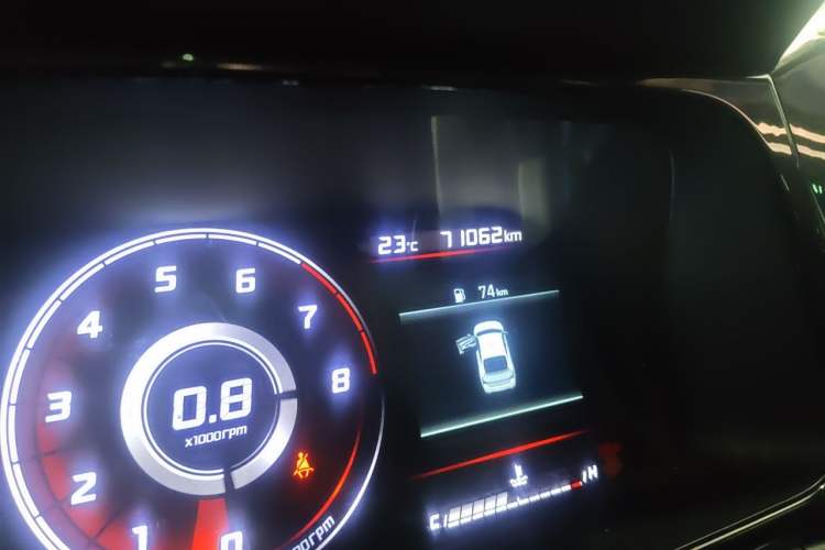 Used Hyundai Elantra 2022 1.5L CVT GLX Elite Edition Odometer Close Up