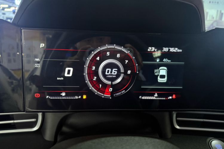 Used Hyundai Elantra 2022 1.5L CVT LUX Prestige Edition Odometer Close Up