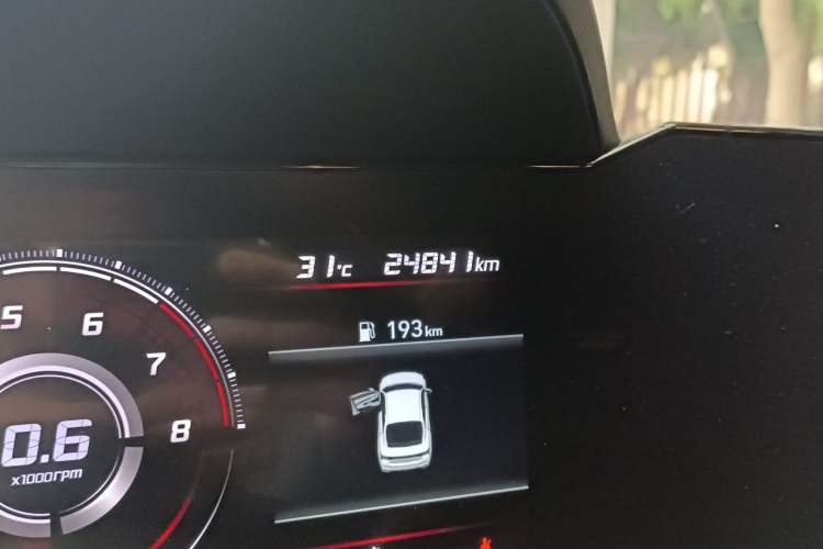 Used Hyundai Elantra 2022 1.5L CVT LUX Prestige Edition Odometer Close Up