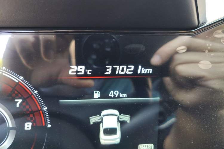 Used Hyundai Elantra 2022 1.5L CVT LUX Prestige Edition Odometer Close Up