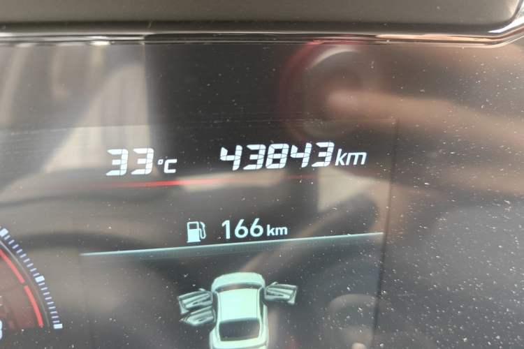 Used Hyundai Elantra 2022 1.5L CVT LUX Prestige Edition Odometer Close Up