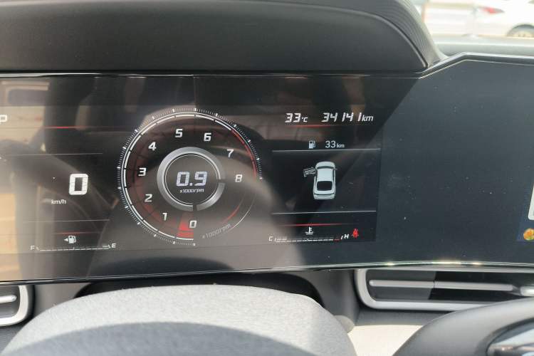 Used Hyundai Elantra 2022 1.5L CVT LUX Prestige Edition Odometer Close Up