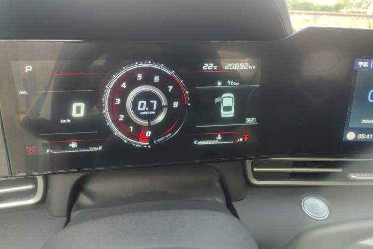 Used Hyundai Elantra 2022 1.5L CVT LUX Prestige Edition Odometer Close Up