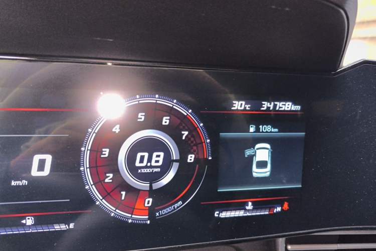 Used Hyundai Elantra 2022 1.5L CVT LUX Prestige Edition Odometer Close Up