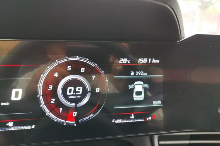 Used Hyundai Elantra 2022 1.5L CVT LUX Prestige Edition Odometer Close Up