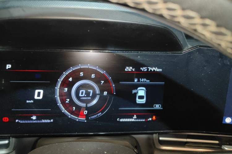 Used Hyundai Elantra 2022 1.5L CVT LUX Prestige Edition Odometer Close Up