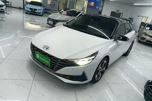 Used Hyundai Elantra 2022 1.5L CVT LUX Prestige Edition