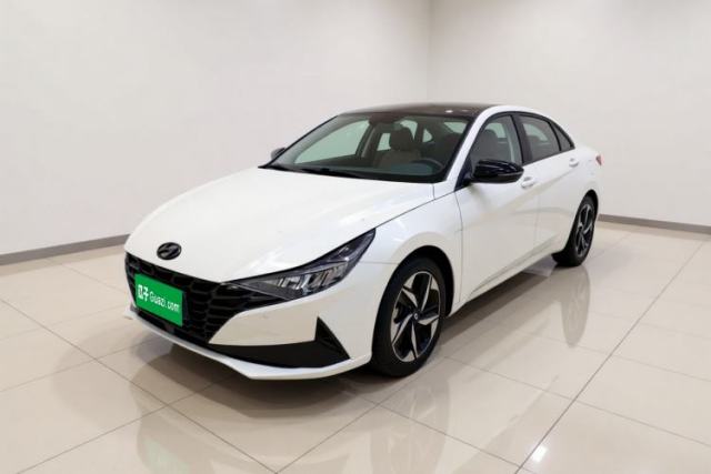 Hyundai Elantra 2022 1.5L CVT LUX Prestige Edition usata