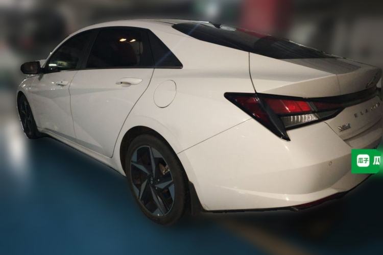 Used Hyundai Elantra 2022 1.5L CVT GLX Elite Edition Rear Left 45 Deg