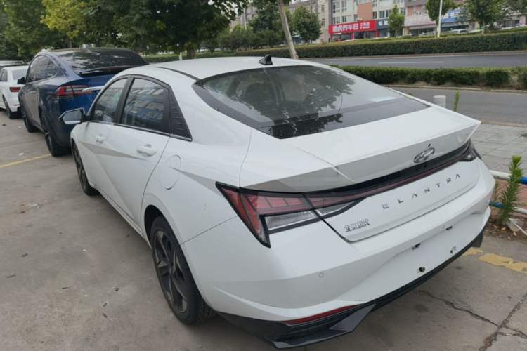 Used Hyundai Elantra 2022 1.5L CVT LUX Prestige Edition Rear Left 45 Deg