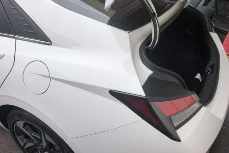 Used Hyundai Elantra 2022 1.5L CVT GLX Elite Edition Rear Left 45 Deg