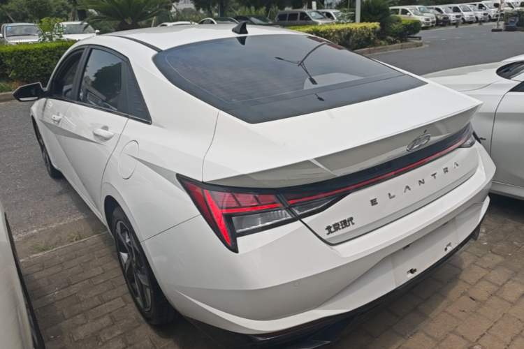 Used Hyundai Elantra 2022 1.5L CVT LUX Prestige Edition Rear Left 45 Deg