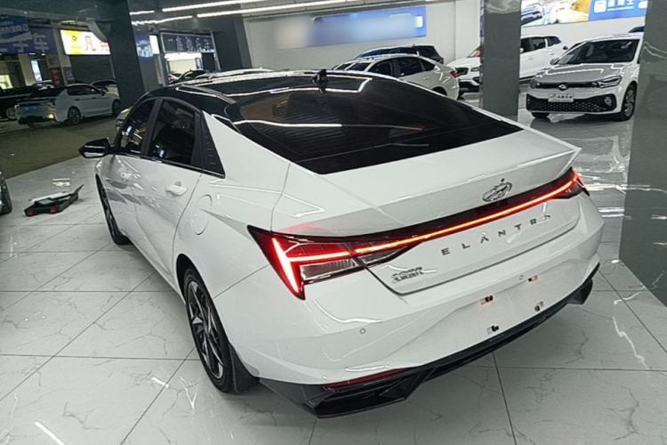 Used Hyundai Elantra 2022 1.5L CVT LUX Prestige Edition Rear Left 45 Deg