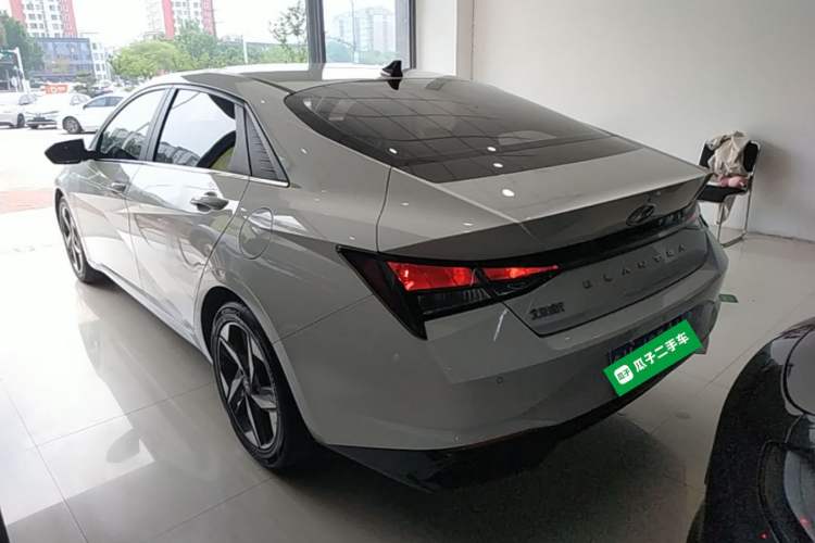 Used Hyundai Elantra 2022 1.5L CVT GLX Elite Edition Rear Left 45 Deg
