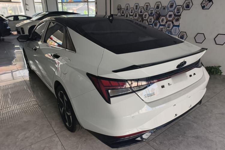 Used Hyundai Elantra 2022 1.5L CVT LUX Prestige Edition Rear Left 45 Deg