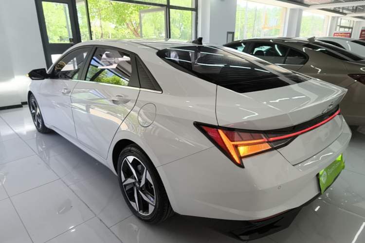 Used Hyundai Elantra 2022 1.5L CVT LUX Prestige Edition Rear Left 45 Deg