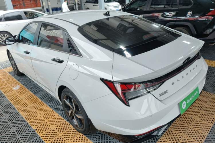 Used Hyundai Elantra 2022 1.5L CVT LUX Prestige Edition Rear Left 45 Deg