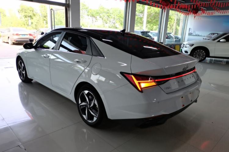 Used Hyundai Elantra 2022 1.5L CVT LUX Prestige Edition Rear Left 45 Deg