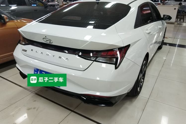 Used Hyundai Elantra 2022 1.5L CVT LUX Prestige Edition Rear Right 45 Deg