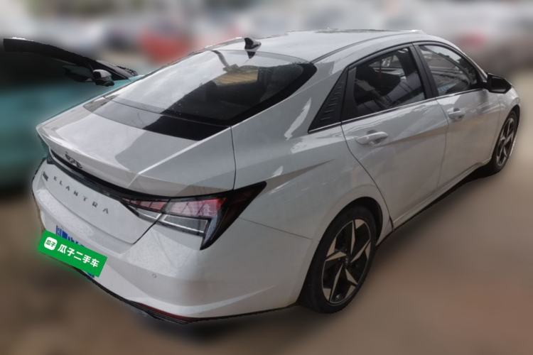 Used Hyundai Elantra 2022 1.5L CVT GLX Elite Edition Rear Right 45 Deg
