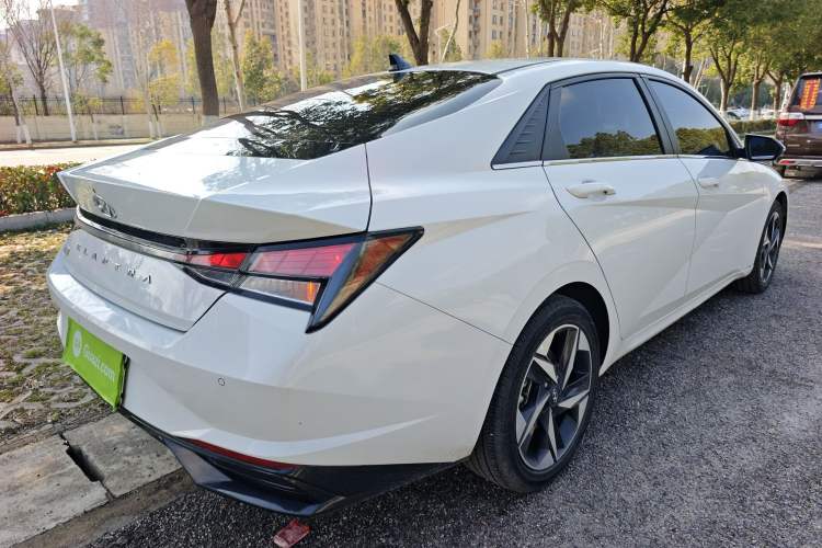 Used Hyundai Elantra 2022 1.5L CVT GLX Elite Edition Rear Right 45 Deg