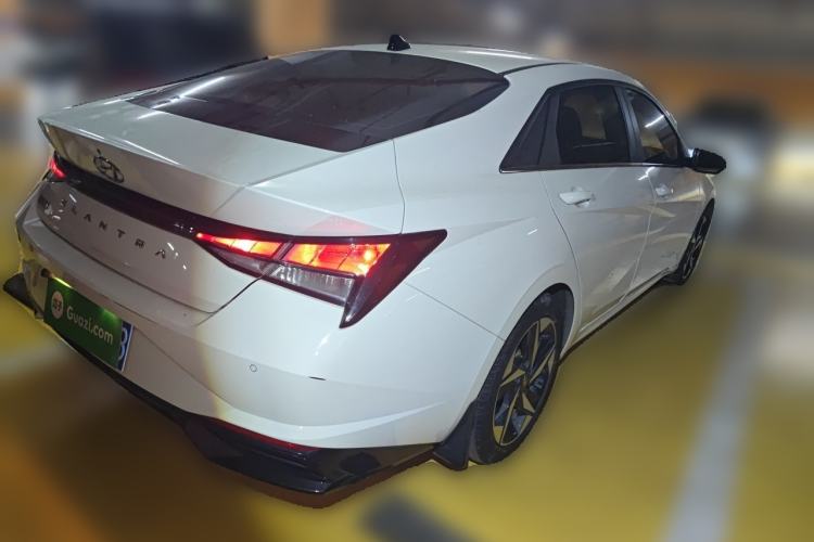 Used Hyundai Elantra 2022 1.5L CVT GLX Elite Edition Rear Right 45 Deg