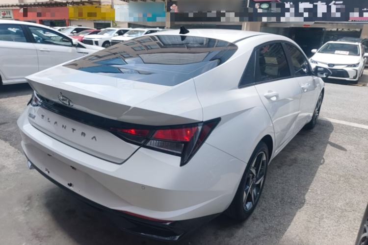 Used Hyundai Elantra 2022 1.5L CVT GLX Elite Edition Rear Right 45 Deg