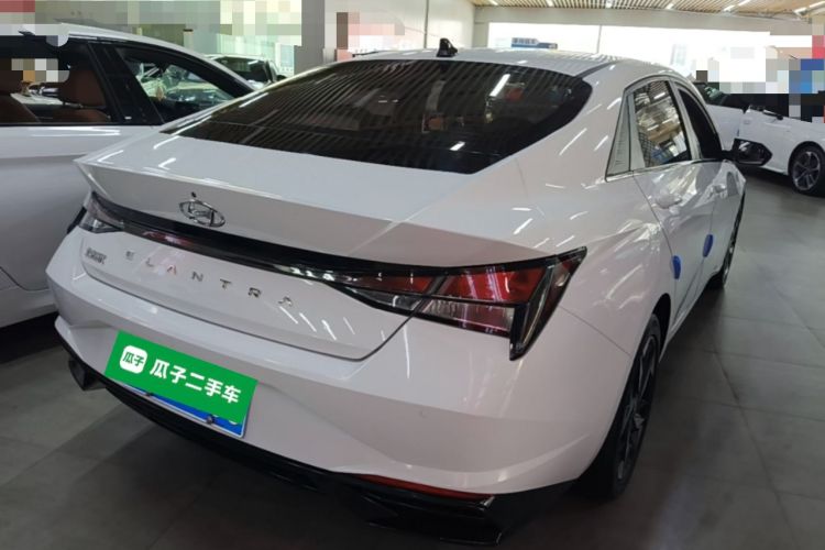 Used Hyundai Elantra 2022 1.5L CVT GLX Elite Edition Rear Right 45 Deg