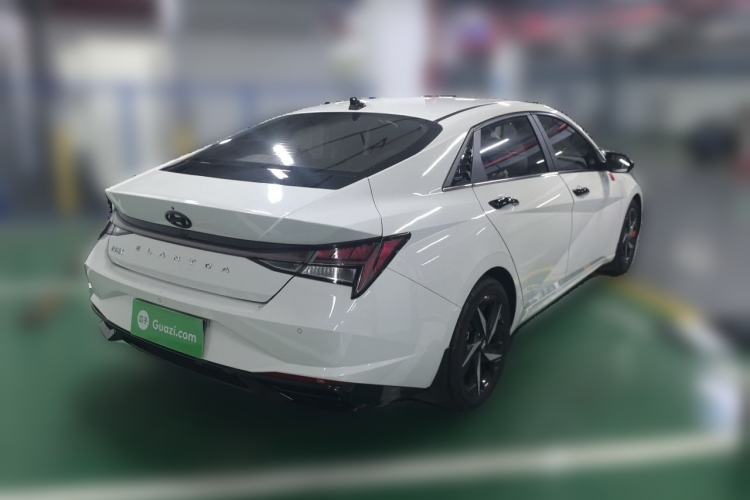 Used Hyundai Elantra 2022 1.5L CVT LUX Prestige Edition Rear Right 45 Deg