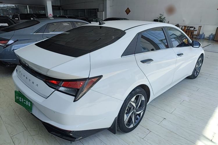 Used Hyundai Elantra 2022 1.5L CVT GLX Elite Edition Rear Right 45 Deg