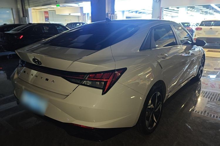 Used Hyundai Elantra 2022 1.5L CVT LUX Prestige Edition Rear Right 45 Deg