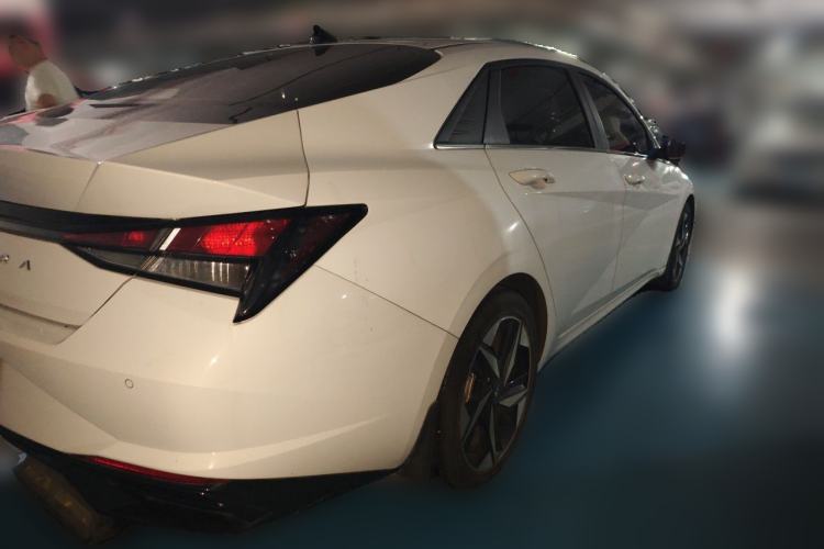 Used Hyundai Elantra 2022 1.5L CVT GLX Elite Edition Rear Right 45 Deg