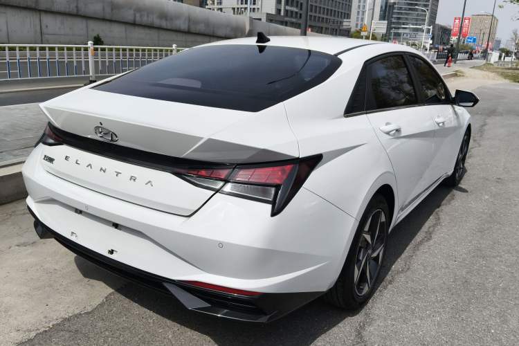 Used Hyundai Elantra 2022 1.5L CVT GLX Elite Edition Rear Right 45 Deg