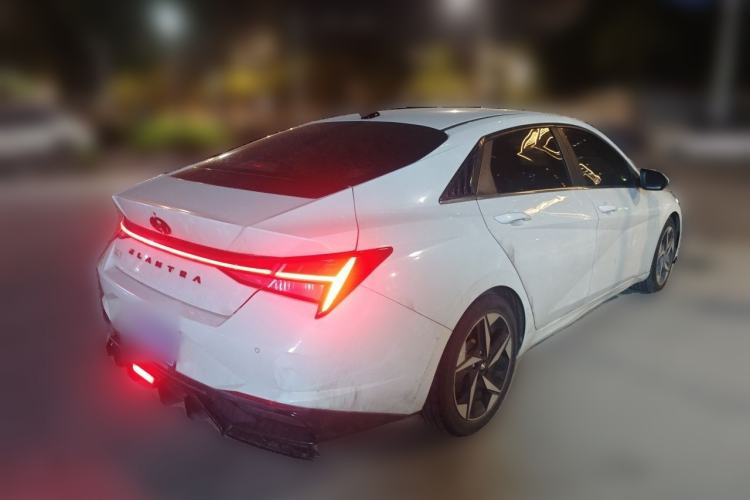 Used Hyundai Elantra 2022 1.5L CVT LUX Prestige Edition Rear Right 45 Deg