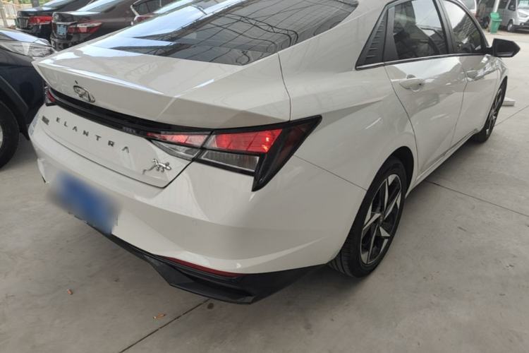 Used Hyundai Elantra 2022 1.5L CVT GLX Elite Edition Rear Right 45 Deg