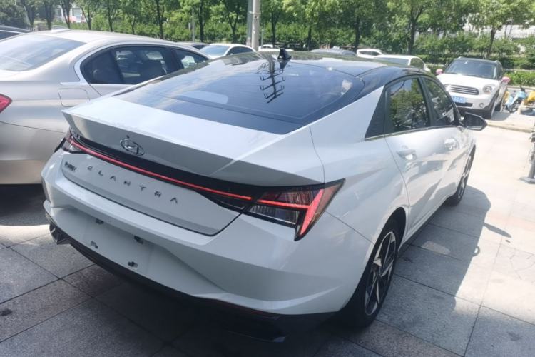 Used Hyundai Elantra 2022 1.5L CVT LUX Prestige Edition Rear Right 45 Deg