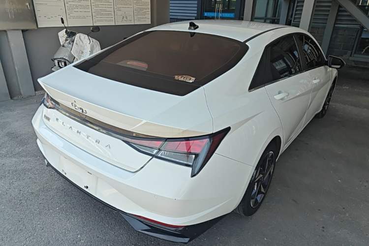 Used Hyundai Elantra 2022 1.5L CVT GLX Elite Edition Rear Right 45 Deg