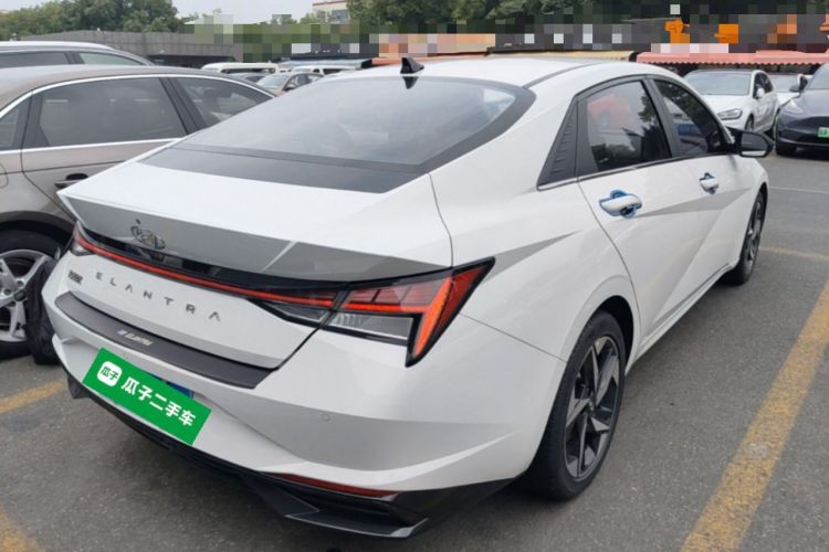 Used Hyundai Elantra 2022 1.5L CVT LUX Prestige Edition Rear Right 45 Deg