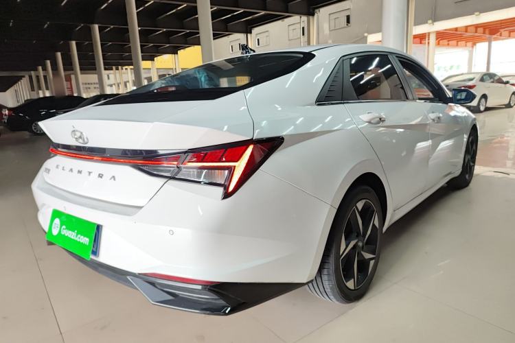 Used Hyundai Elantra 2022 1.5L CVT GLX Elite Edition Rear Right 45 Deg