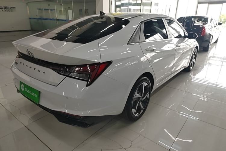 Used Hyundai Elantra 2022 1.5L CVT LUX Prestige Edition Rear Right 45 Deg