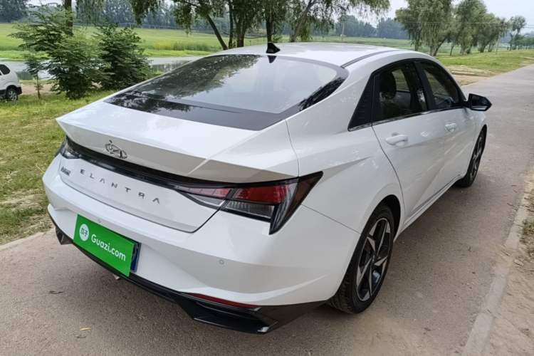 Used Hyundai Elantra 2022 1.5L CVT GLX Elite Edition Rear Right 45 Deg